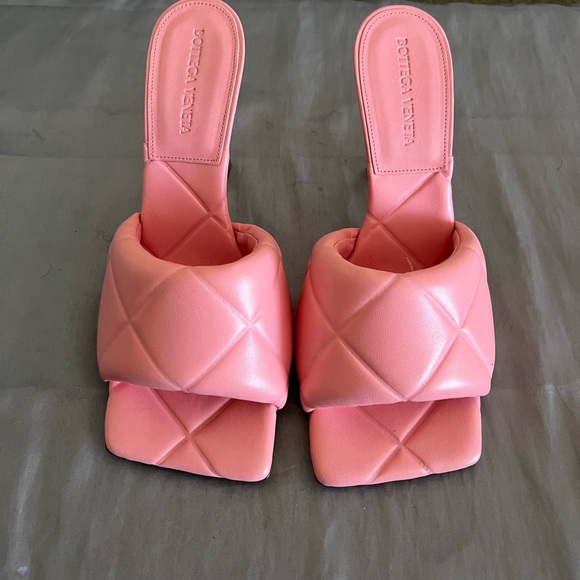 Bottega Veneta Lido Pink Quilted Slip On Sandals Shoes 38.5 STUNNING - Picture 14 of 14